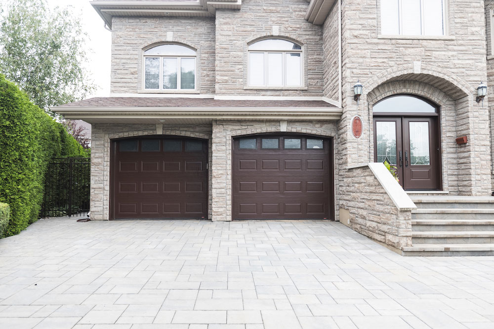 Pavé-Uni vs. Asphalt: Which Is Better for Your Home?